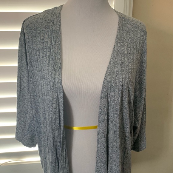 LuLaRoe Sweaters - Lularoe Lindsay